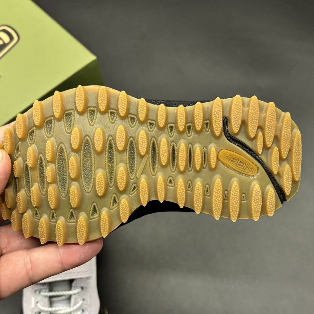 Children's shoes child